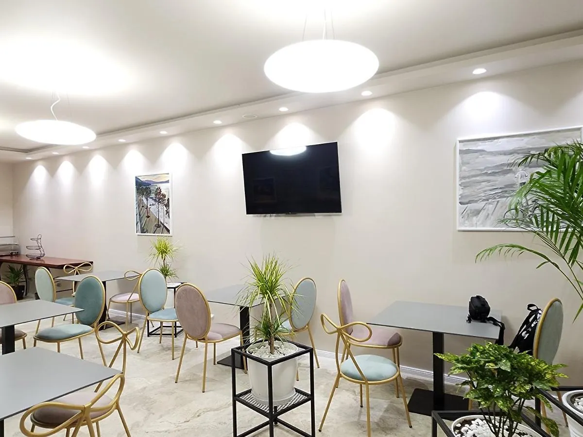 Festim Villa Hotel Vlorë 0*,